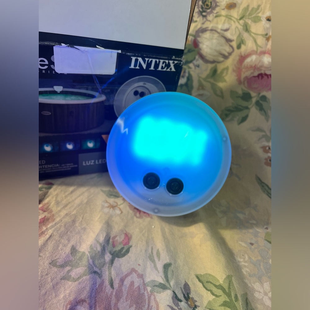 Intex LED Pool Light - Green - Picture 11 of 16